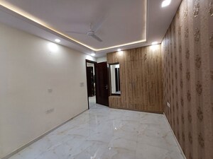 Room in 3 BHK Builder Floor at BPTP District Faridabad, Sector 81 – for Sale