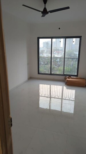 Room in 1 BHK Apartment at Malad East – for Sale