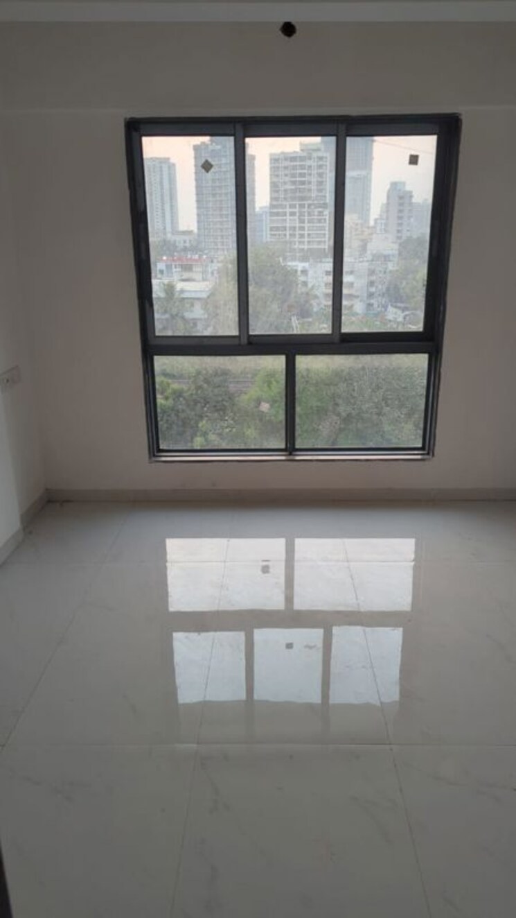 Room, malad east 1 Bedroom 550 Sq.Ft. Apartment In Malad East Mumbai 9689078