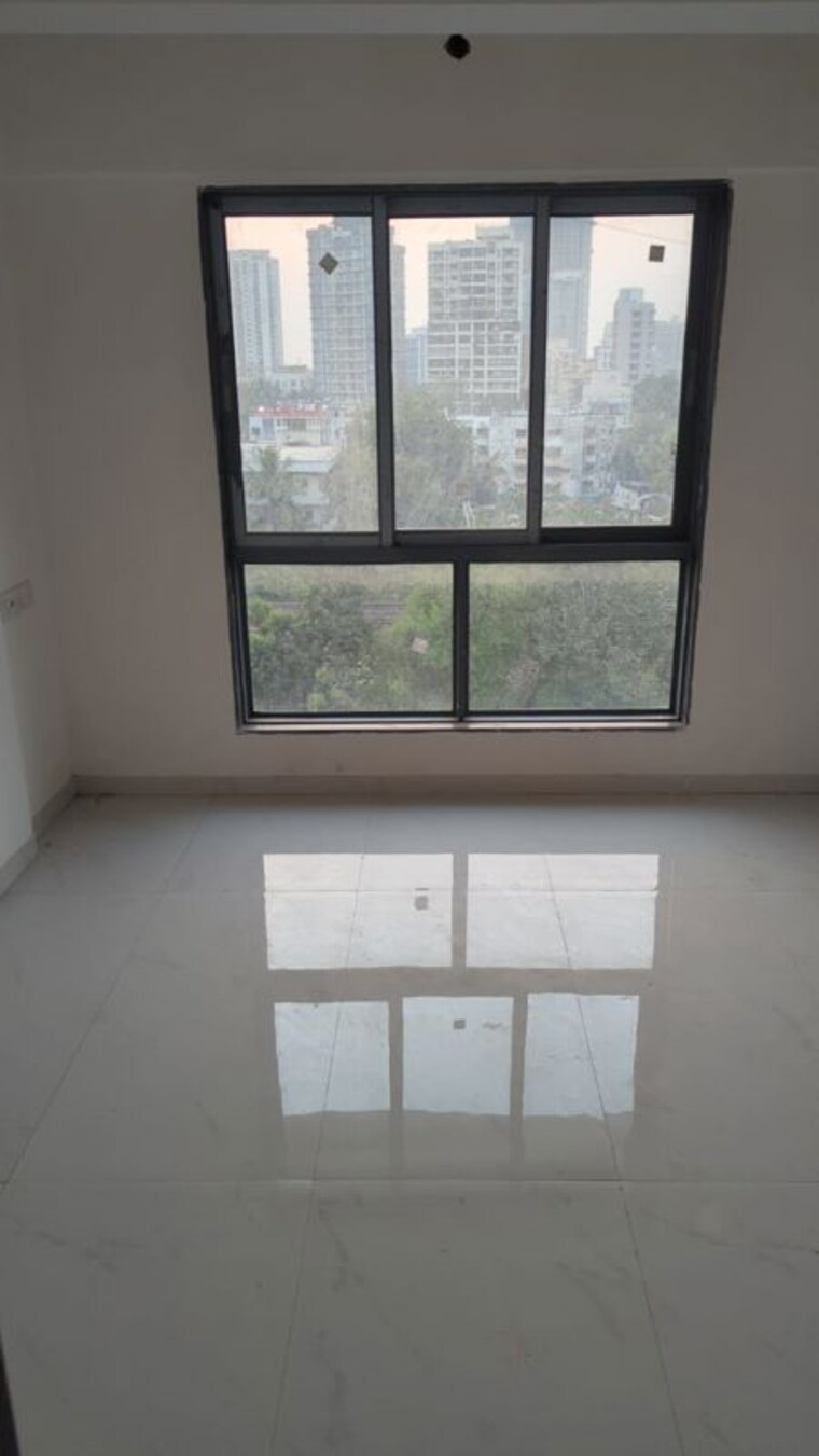 Room, malad east 1 Bedroom 550 Sq.Ft. Apartment In Malad East Mumbai 9689078
