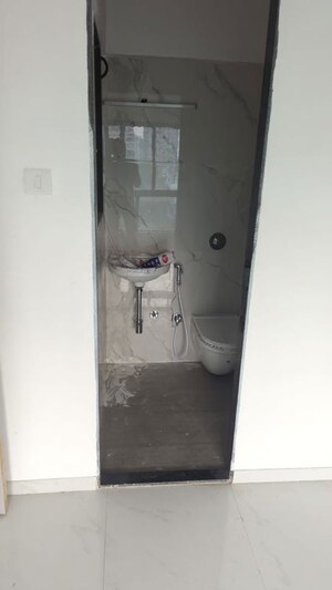 Furnished Amenities in 1 BHK Apartment at Malad East – for Sale