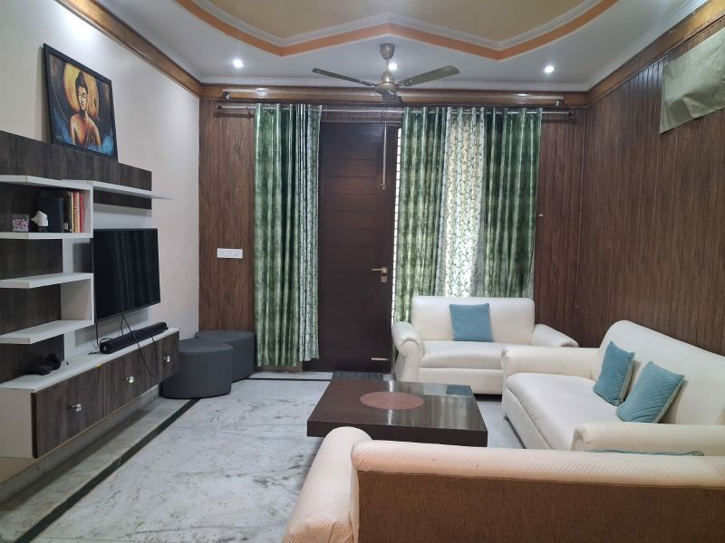 3.5 BHK + Pooja Room,Extra Room Builder Floor For Rent in Sector 28
