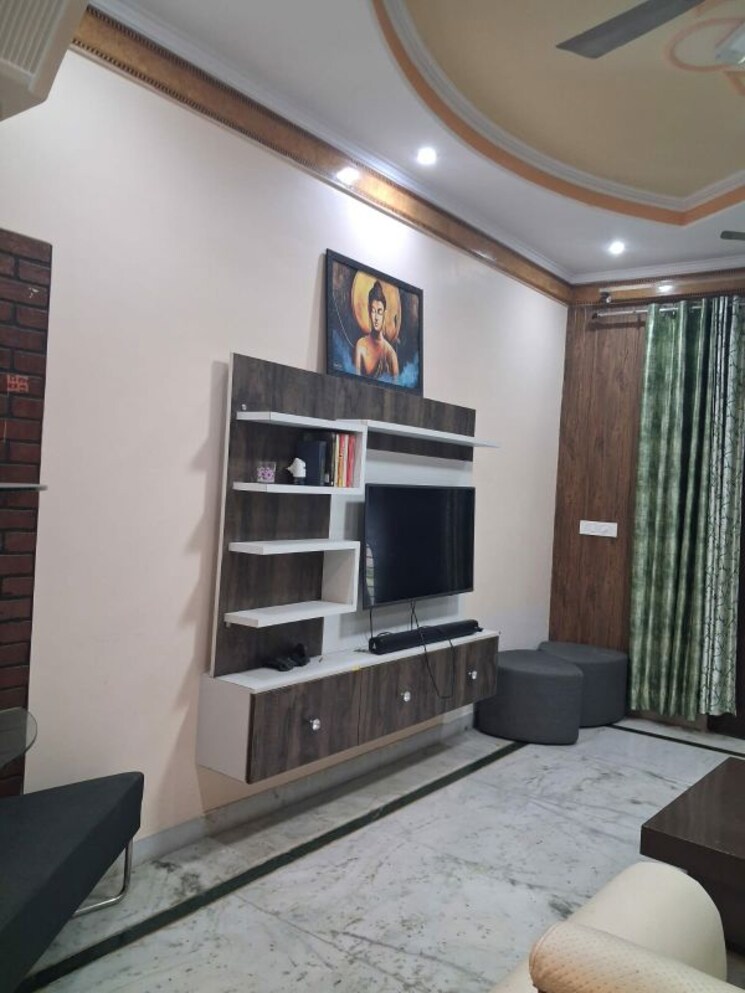 Living Room, sector 28 3.5 Bedroom 2250 Sq.Ft. Builder Floor In Sector 28 Faridabad 9688973