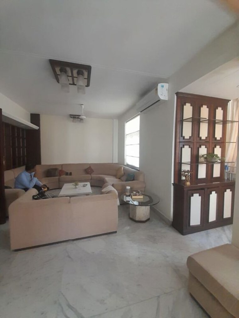 Living Room, tardeo 3 Bedroom 1300 Sq.Ft. Apartment In Tardeo Mumbai 9689247