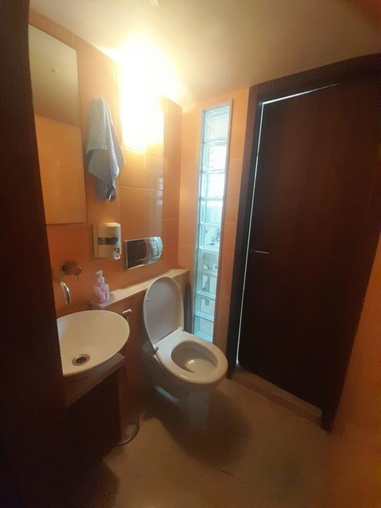 Bathroom, tardeo 3 Bedroom 1300 Sq.Ft. Apartment In Tardeo Mumbai 9689247