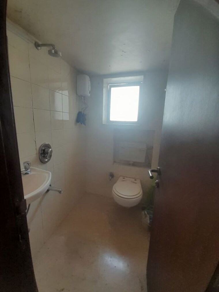 Bathroom, tardeo 3 Bedroom 1300 Sq.Ft. Apartment In Tardeo Mumbai 9689247