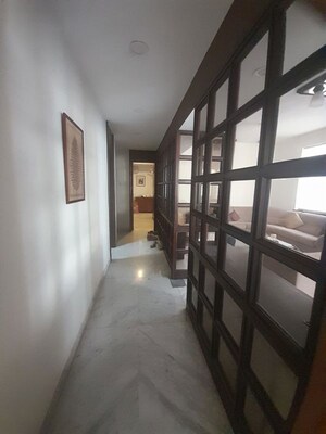 Staircase in 3 BHK Apartment at Tardeo – for Rent