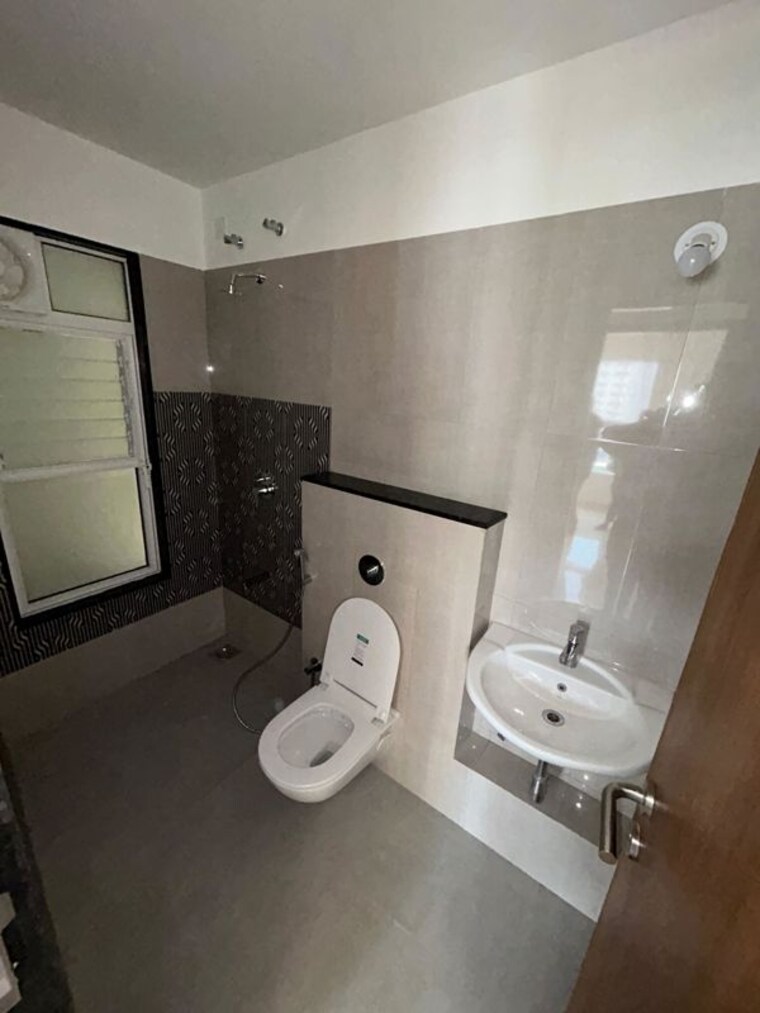 Attached Bathroom, k-raheja-reserve 2 Bedroom 850 Sq.Ft. Apartment In Mohammadwadi Pune 9514579