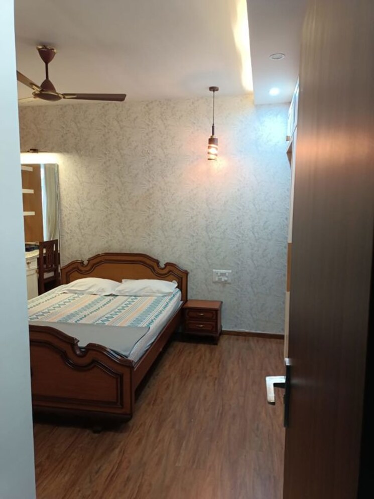 Room, bannerghatta road 3 Bedroom 1500 Sq.Ft. Apartment In Bannerghatta Road Bangalore 9686684