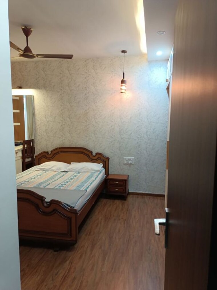 Room, bannerghatta road 3 Bedroom 1500 Sq.Ft. Apartment In Bannerghatta Road Bangalore 9686684