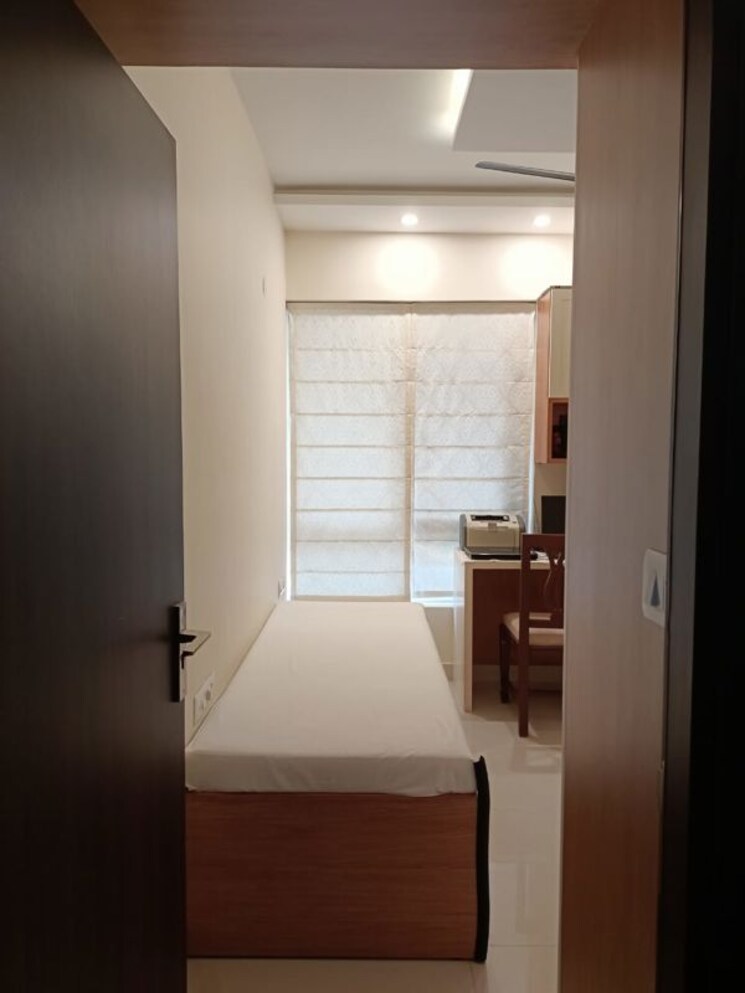 Room, bannerghatta road 3 Bedroom 1500 Sq.Ft. Apartment In Bannerghatta Road Bangalore 9686684