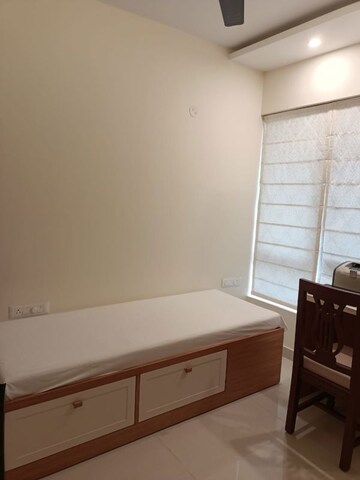 Room in 3 BHK Apartment at Bannerghatta Road – for Rent