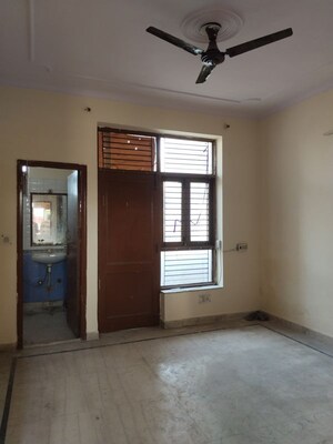 Room in 2 BHK Builder Floor at Ashoka Enclave Faridabad, Sector 34 – for Rent