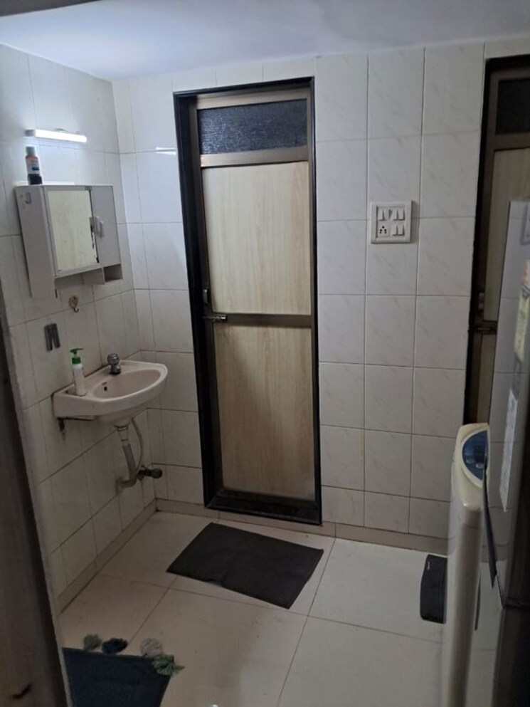 Bathroom, chunabhatti 1.5 Bedroom 644 Sq.Ft. Apartment In Chunabhatti Mumbai 9689320