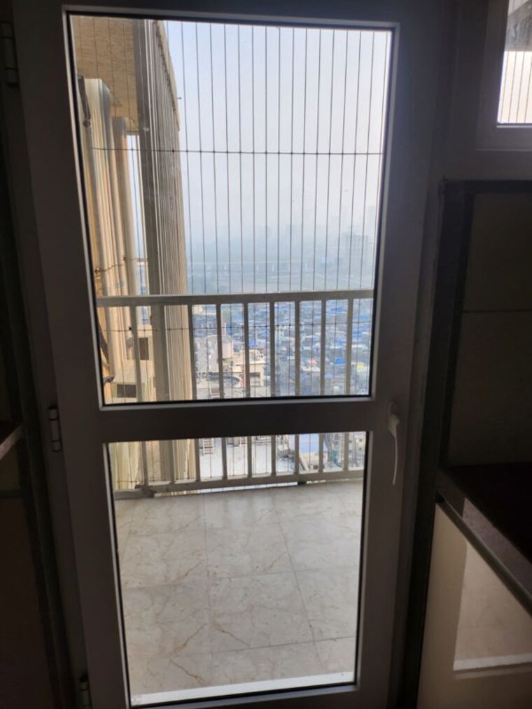 Balcony, shapoorji-pallonji-bkc-28 2 Bedroom 639 Sq.Ft. Apartment In Bandra East Mumbai 9689448