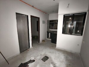 Room in 1 BHK Apartment at Ghatkopar East – for Rent