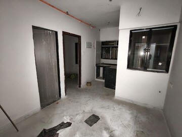 Room in 1 BHK Apartment at Ghatkopar East – for Rent