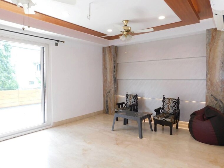 Room, saket 4 Bedroom 2000 Sq.Ft. Builder Floor In Saket Delhi 9686866
