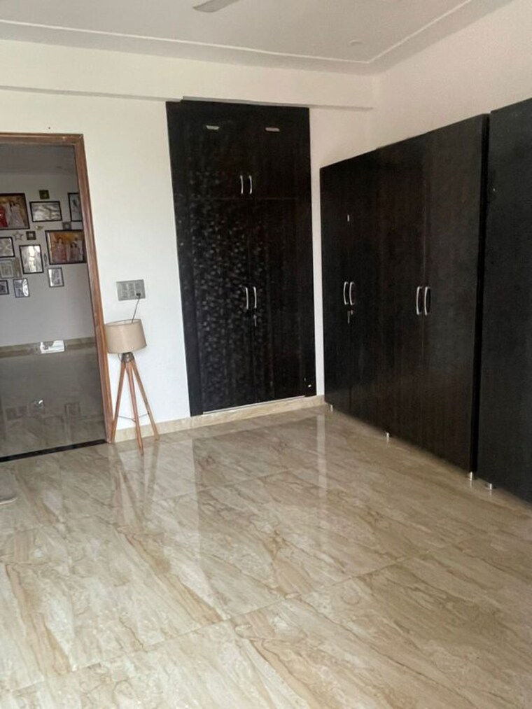 Room, sector 76 3 Bedroom 2100 Sq.Ft. Builder Floor In Sector 76 Faridabad 9689662