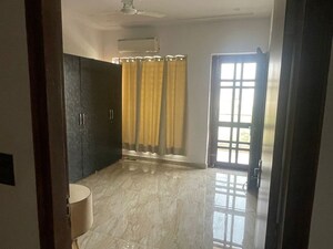 Bedroom in 3 BHK Builder Floor at Sector 76 – for Rent