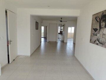 Room in 3 BHK Apartment at Sushma Valencia, International Airport Road – for Rent