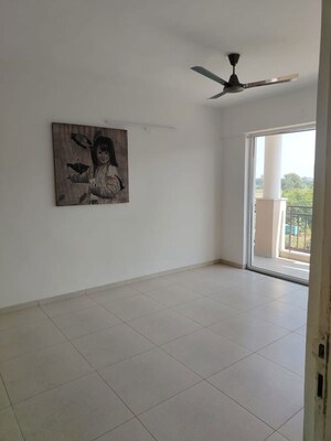 Room in 3 BHK Apartment at Sushma Valencia, International Airport Road – for Rent