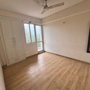 2 BHK Apartment For Rent in Jaypee Kensington Park Apartments, Sector 133