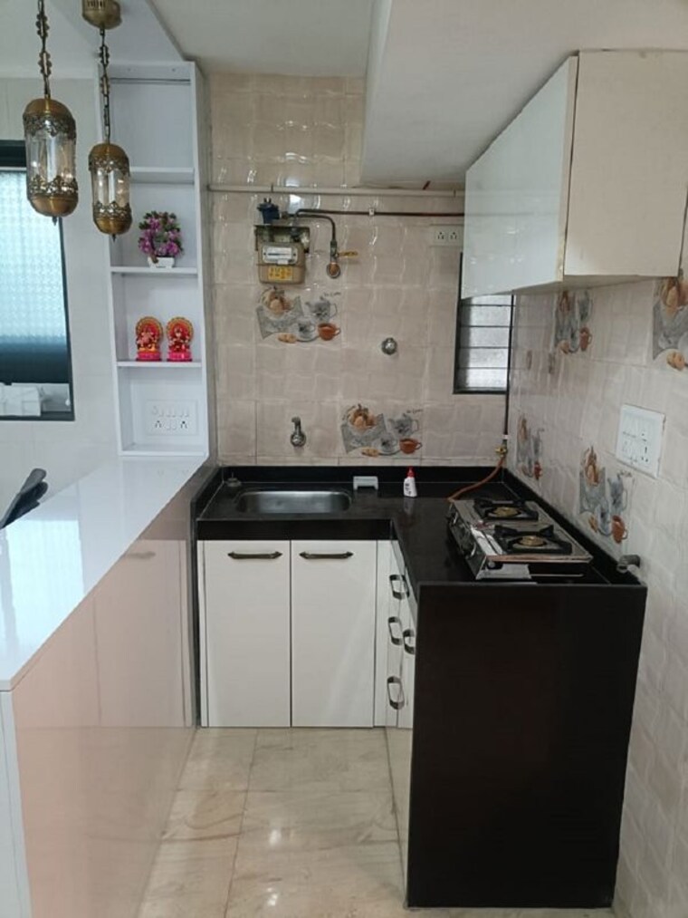 Kitchen, khar west 1 RK 200 Sq.Ft. Apartment In Khar West Mumbai 9684904