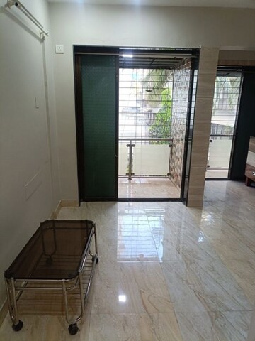 1 RK Apartment For Rent in Khar West