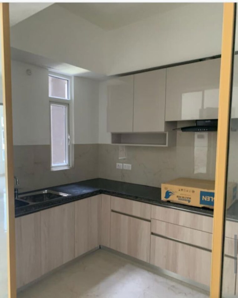 Kitchen, smart-world-orchard 3 Bedroom 1630 Sq.Ft. Apartment In Sector 61 Gurgaon 9689956