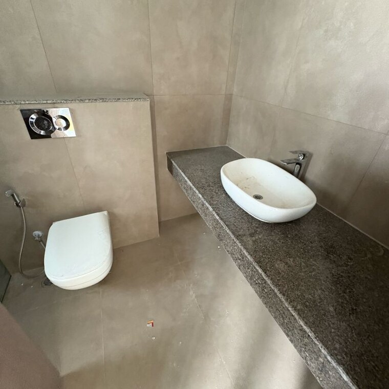 Bathroom, shalimar-one-world-belvedere-court-3 4 Bedroom 2639 Sq.Ft. Apartment In Malesemau Lucknow 8991109