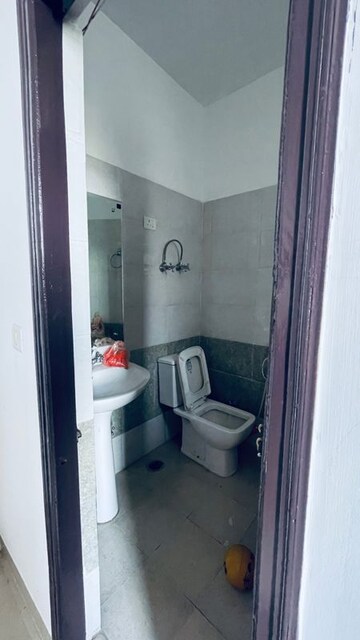 Bathroom in 4 BHK Apartment at Eldeco Saubhagyam, Vrindavan Yojna – for Rent