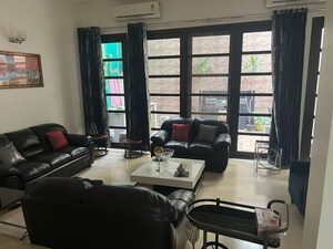 Team Area in 3.5 BHK Villa at Vipul Tatvam Villas, Sector 48 – for Rent
