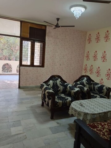 Parking in 2 BHK Builder Floor at Lajpat Nagar 4 – for Rent