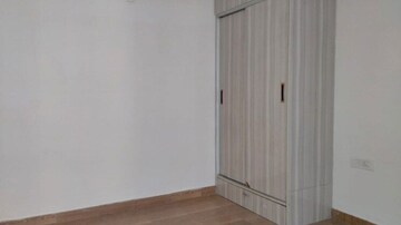 Room in 2 BHK Apartment at Tulip Lemon, Sector 70 – for Rent