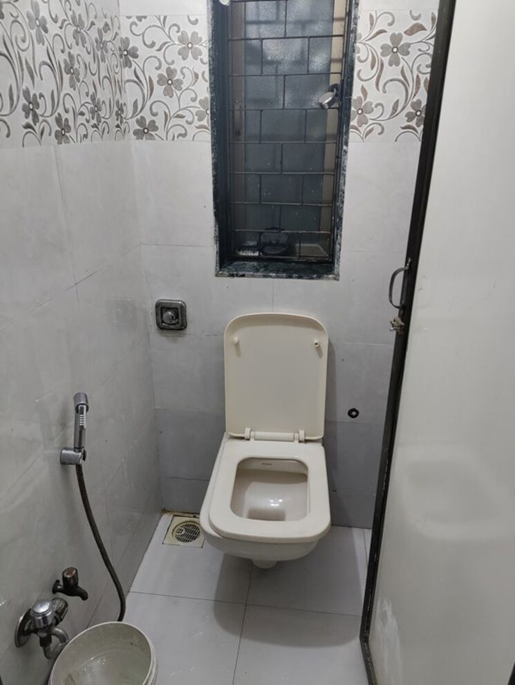 Bathroom, mahalaxmi-chs-worli 1 Bedroom 350 Sq.Ft. Apartment In Worli Mumbai 9690334