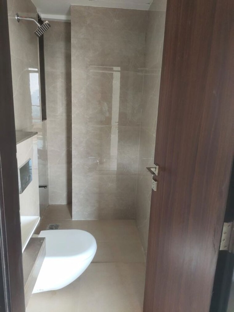 Bathroom, piramal-mahalaxmi 2 Bedroom 740 Sq.Ft. Apartment In Mahalaxmi Mumbai 9690474