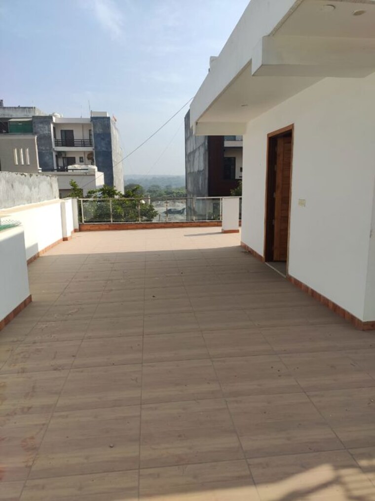 Exterior View, dlf city phase 3 5 Bedroom 163 Sq.Yd. Independent House In Dlf City Phase 3 Gurgaon 9690549