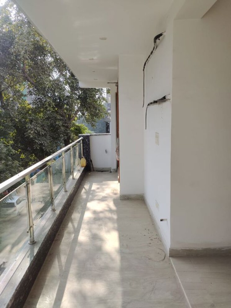 Balcony, dlf city phase 3 5 Bedroom 163 Sq.Yd. Independent House In Dlf City Phase 3 Gurgaon 9690549