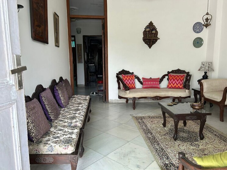 Bedroom, chittaranjan park 3 Bedroom 160 Sq.Yd. Builder Floor In Chittaranjan Park Delhi 7467008