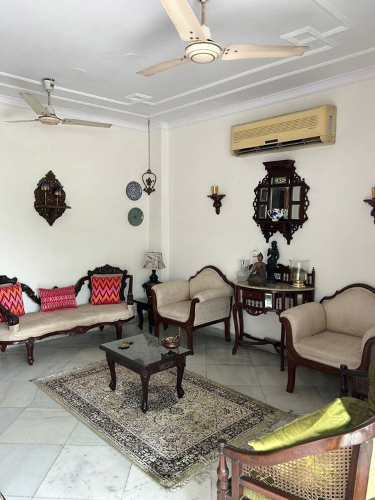 Master Bedroom, chittaranjan park 3 Bedroom 160 Sq.Yd. Builder Floor In Chittaranjan Park Delhi 7467008