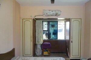 Living Room in 3 BHK Apartment at Poonam Tower, Andheri West – for Rent