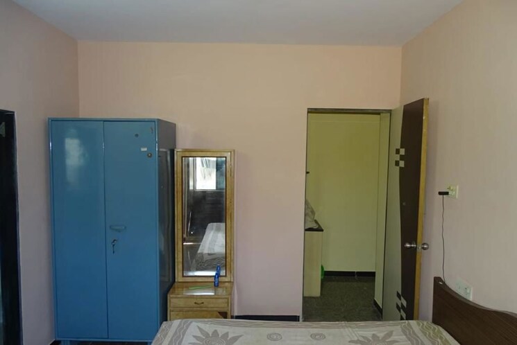 Room, poonam-tower 3 Bedroom 800 Sq.Ft. Apartment In Andheri West Mumbai 9690580