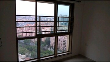 Room in 1 BHK Apartment at Sheth Vasant Oasis, Andheri East – for Sale