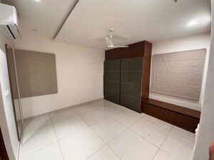 Room in 3 BHK Apartment at Prestige Tranquil, Kokapet – for Rent