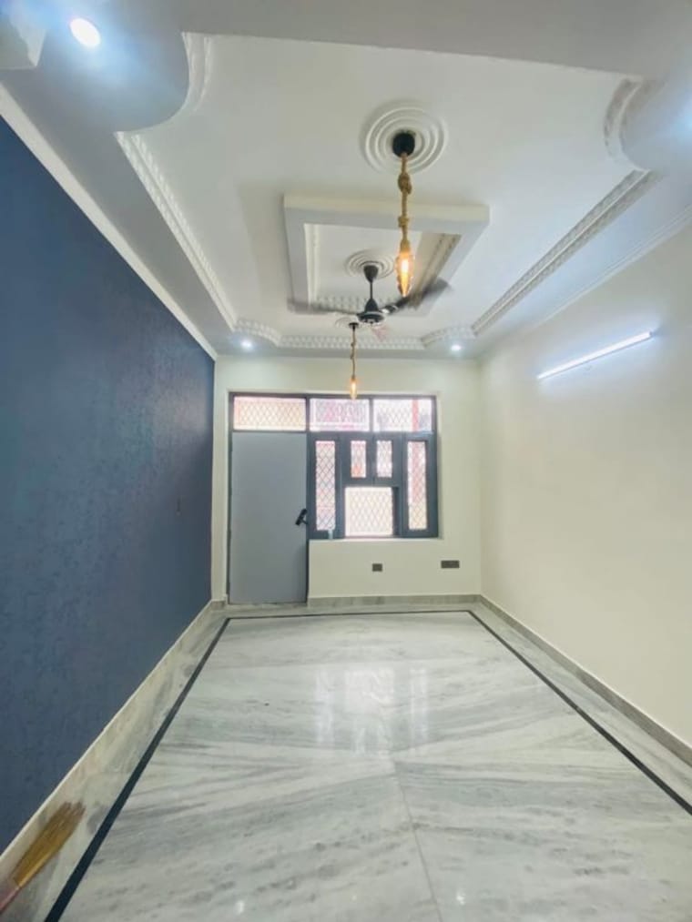 Room, green fields colony 3 Bedroom 1800 Sq.Ft. Builder Floor In Green Fields Colony Faridabad 9690712