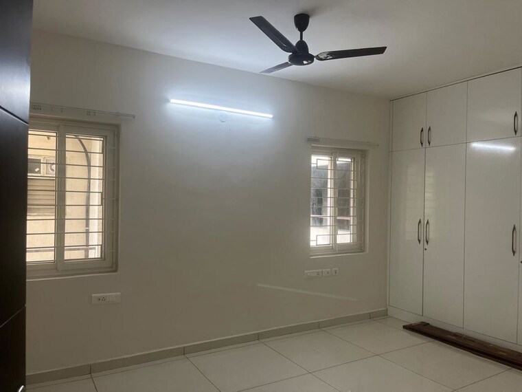 Room, madhapur 3 Bedroom 1890 Sq.Ft. Apartment In Madhapur Hyderabad 9690746