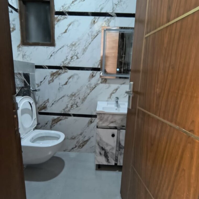 Bathroom, chattarpur 2 Bedroom 800 Sq.Ft. Builder Floor In Chattarpur Delhi 9690862