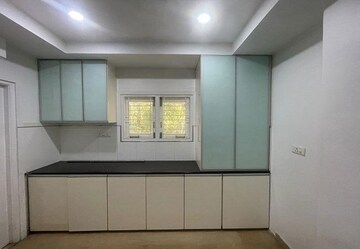 Room in 3 BHK Apartment at Jubilee Hills – for Sale