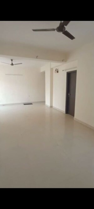 Room in 3 BHK Apartment at Sector 45 – for Rent